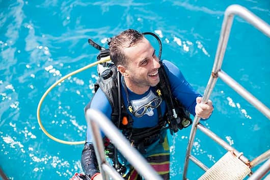 terminando bautizo buceo kohtao